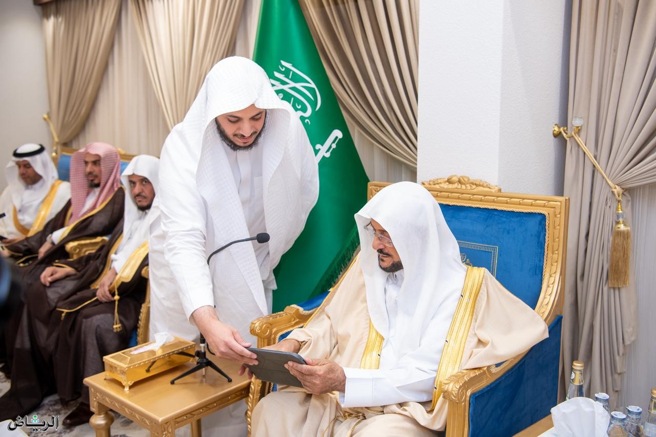 وزير الشؤون الإسلامية يدشن 23 برنامجا دعوياً