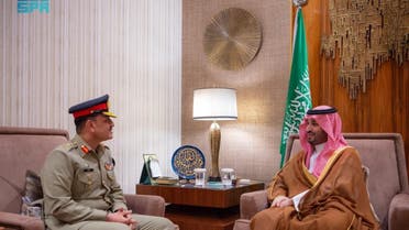 ولي العهد السعودي وقائد الجيش الباكستاني يبحثان تطوير المجالات العسكرية المشتركة